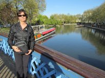 Walking the towpath along Regents Canal 