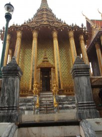 The Glittering Grand Palace of Bangkok--like a fairytale!