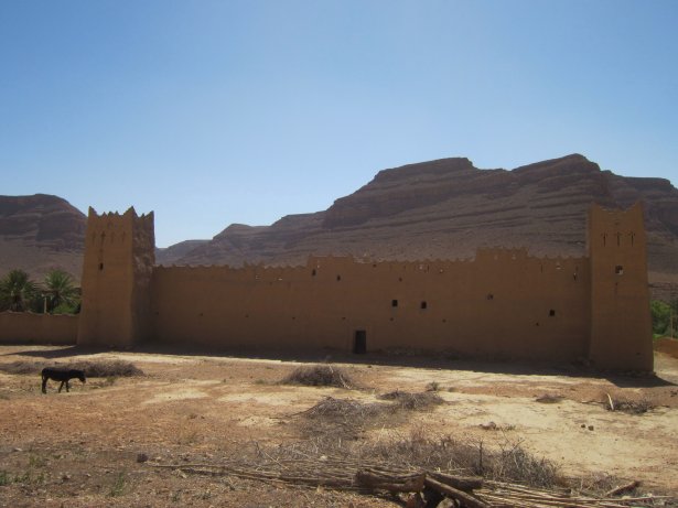 This is a ksar (I think). Is it inhabited? We'll never know...